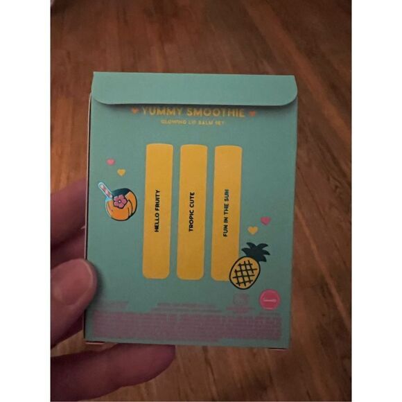 Colourpop Hello Kitty Limited Edition Yummy Smoothie - Picture 6 of 7